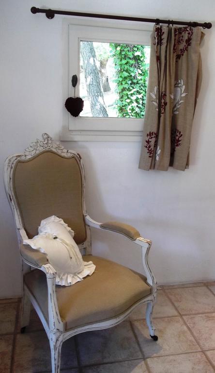 Saumane-de-Vaucluse La Bastide Du Vallon 게스트하우스 객실 사진