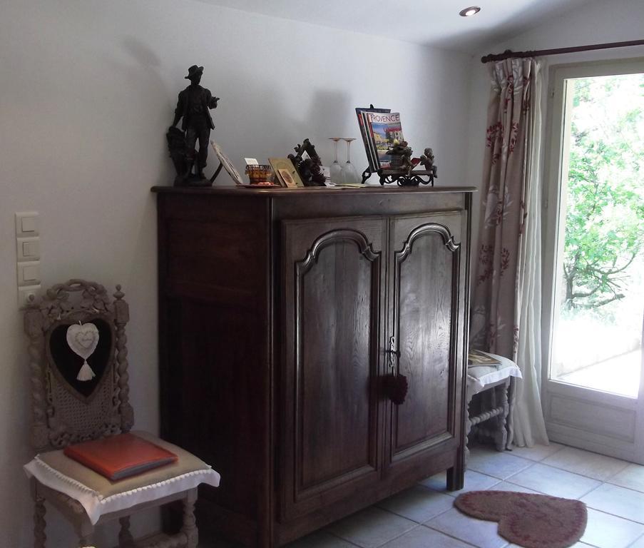 Saumane-de-Vaucluse La Bastide Du Vallon 게스트하우스 객실 사진