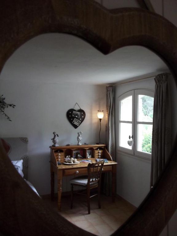 Saumane-de-Vaucluse La Bastide Du Vallon 게스트하우스 객실 사진